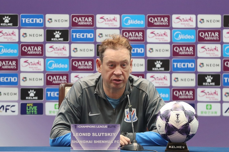 8868在线官网登录入口-东体谈申花热身9-2泰山：斯卢茨基使用442阵型，攻击线集体开和